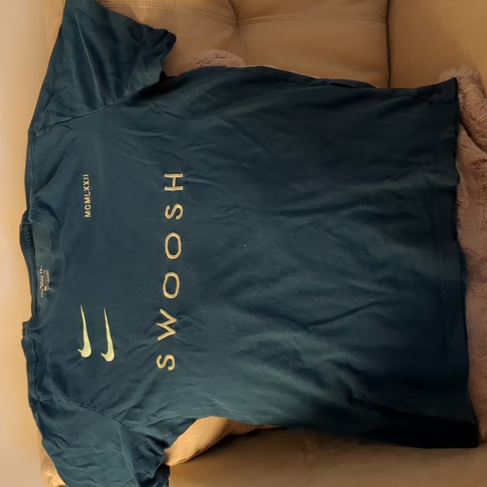 Men's Nike SWOOSH TSHIRT